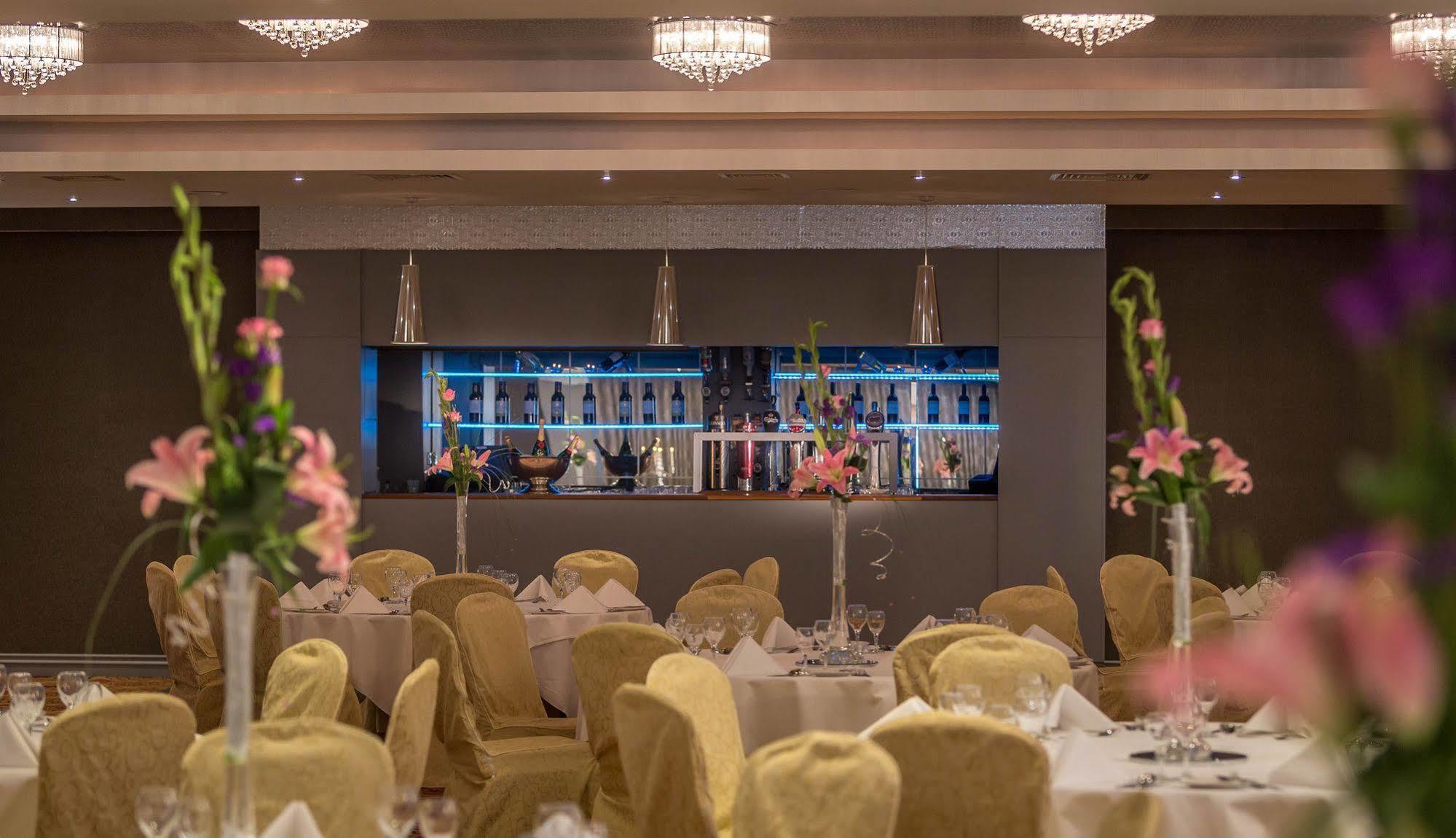Clayton Hotel & Leisure Club Слайго Экстерьер фото